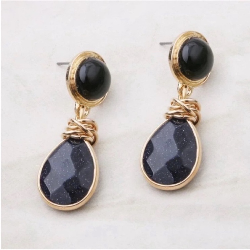 NWOT Black Onyx Gold Tear Drop Earrings (3023)